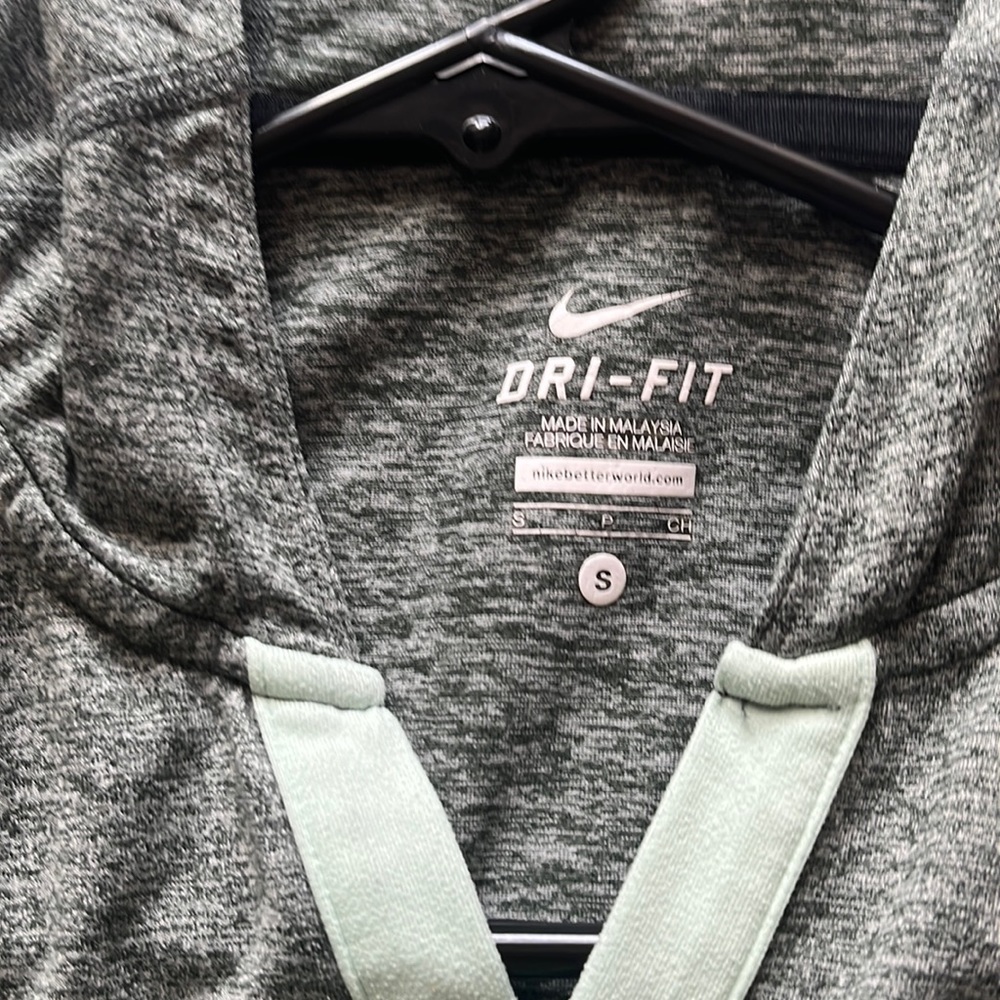 women’s small nike long sleeve